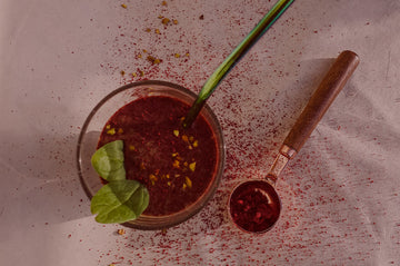 Harctic Superfoods True Arctic Superfoods berry power smoothie with berry powder and spinach